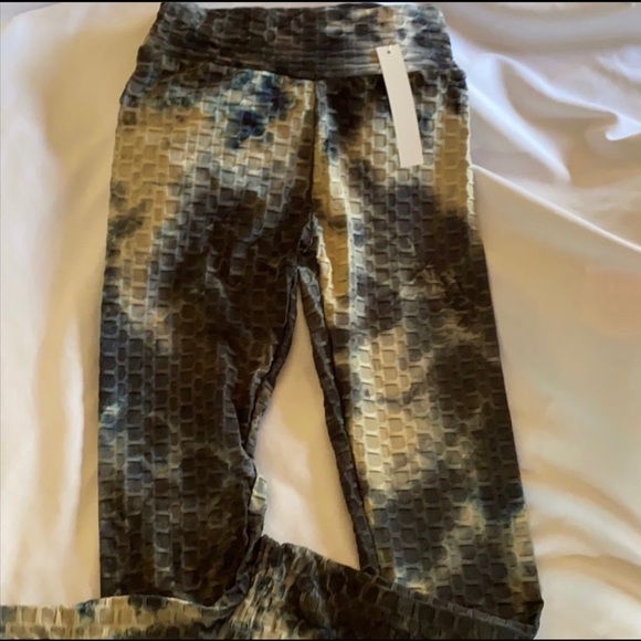 Tie Dye scrunch butt lifting leggings New - Picture 8 of 8
